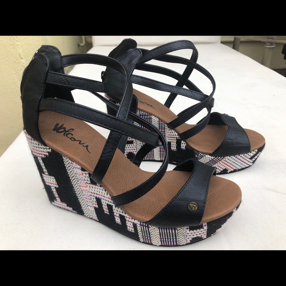 Volcom wedge size 7